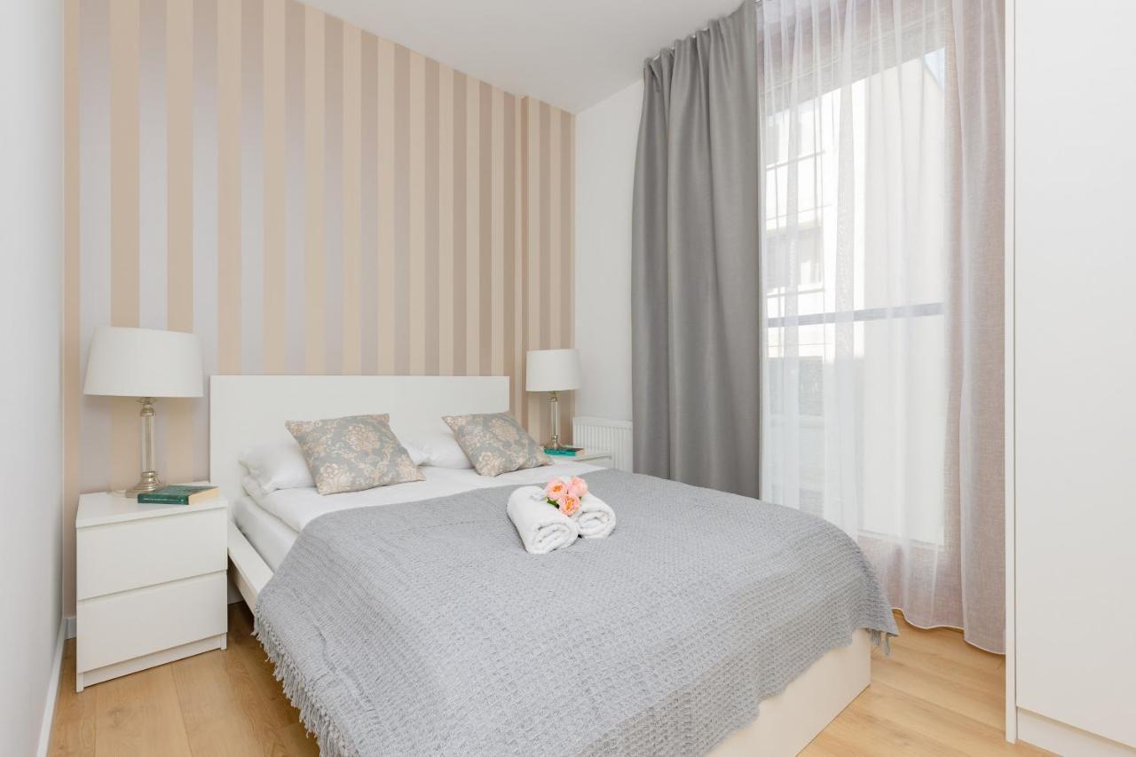 Warszawa Srodmiescie Bonifraterska Apartments By Noclegi Renters Esterno foto