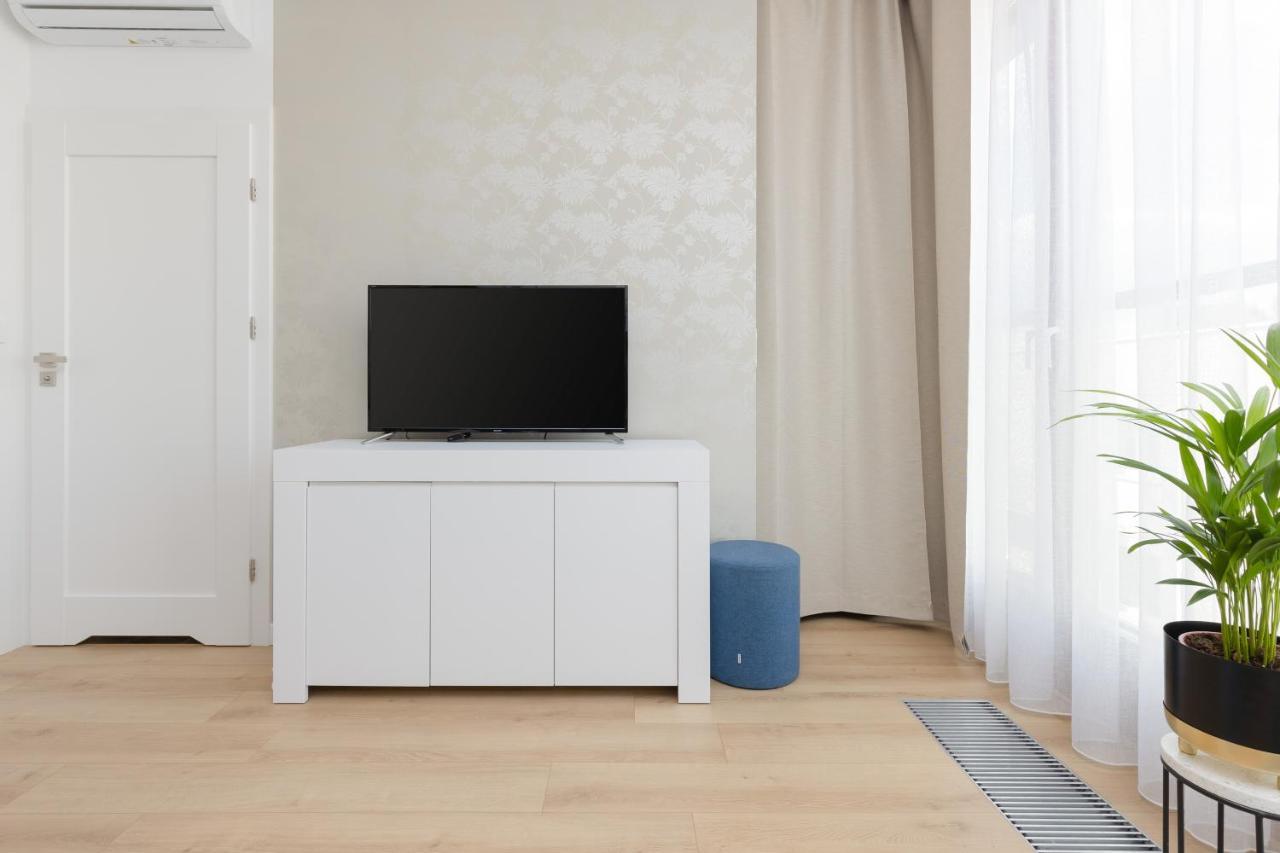 Warszawa Srodmiescie Bonifraterska Apartments By Noclegi Renters Esterno foto