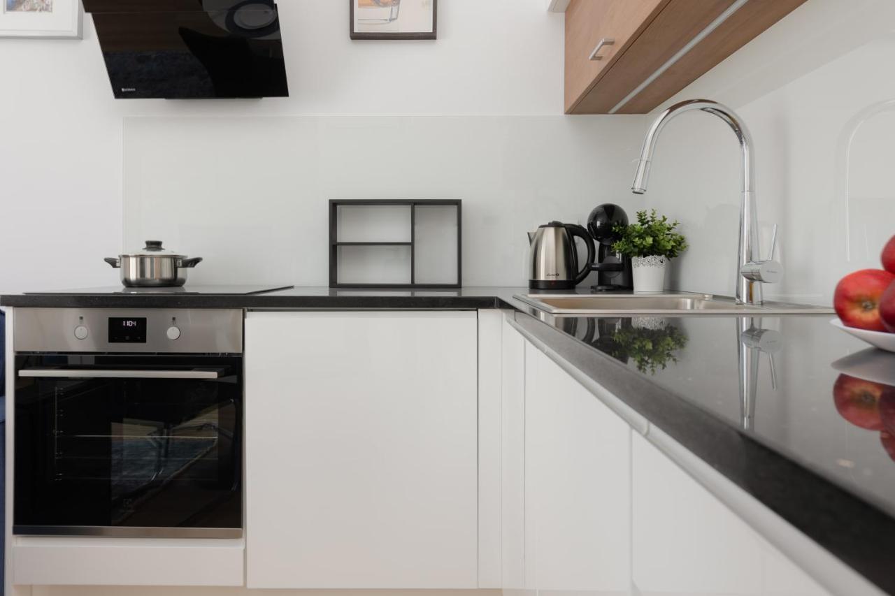 Warszawa Srodmiescie Bonifraterska Apartments By Noclegi Renters Esterno foto